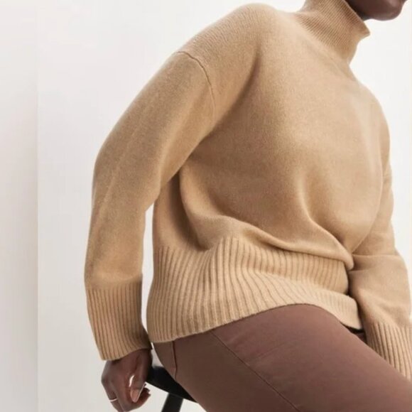Everlane Cashmere Square Turtleneck Light Camel - Picture 3 of 6
